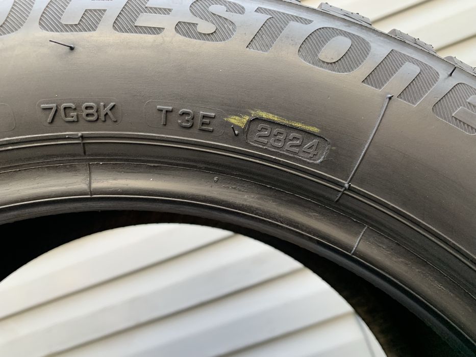Пара зимових шин Bridgestone 205/55 R16 Blizzak LM001