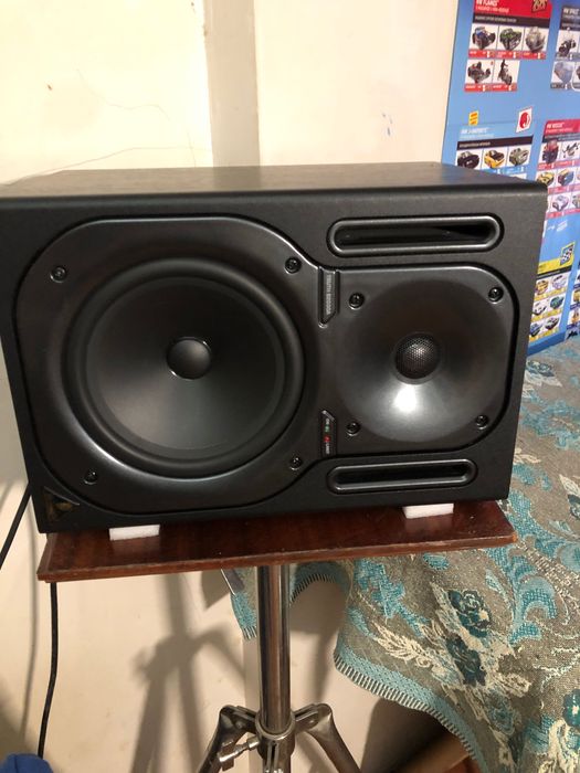 Студийные мониторы Beringer Truth B2030A бу