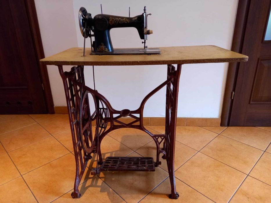 Maszyna do szycia stara