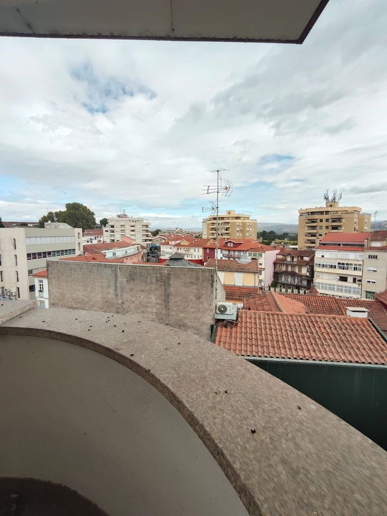 Apartamento T1+1 Centro de Chaves