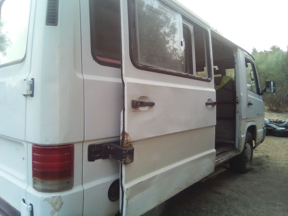 Mercedes D100, 2.4 gasoleo