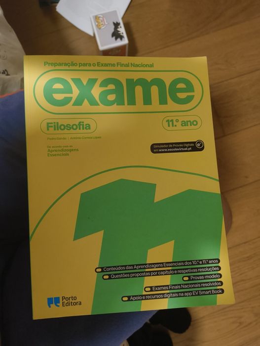 Livro de preparação para o Exame e livro de resumos de Filosofia 11°An