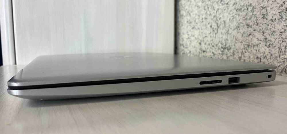 Ноутбук Dell 3593 SSD 240 ОЗП 8 ГБ i5-1035G1
