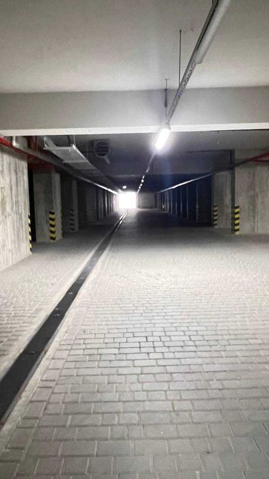 Продаж паркомісце ЖК Козацьке БК Вертикаль 5-7  Будинок