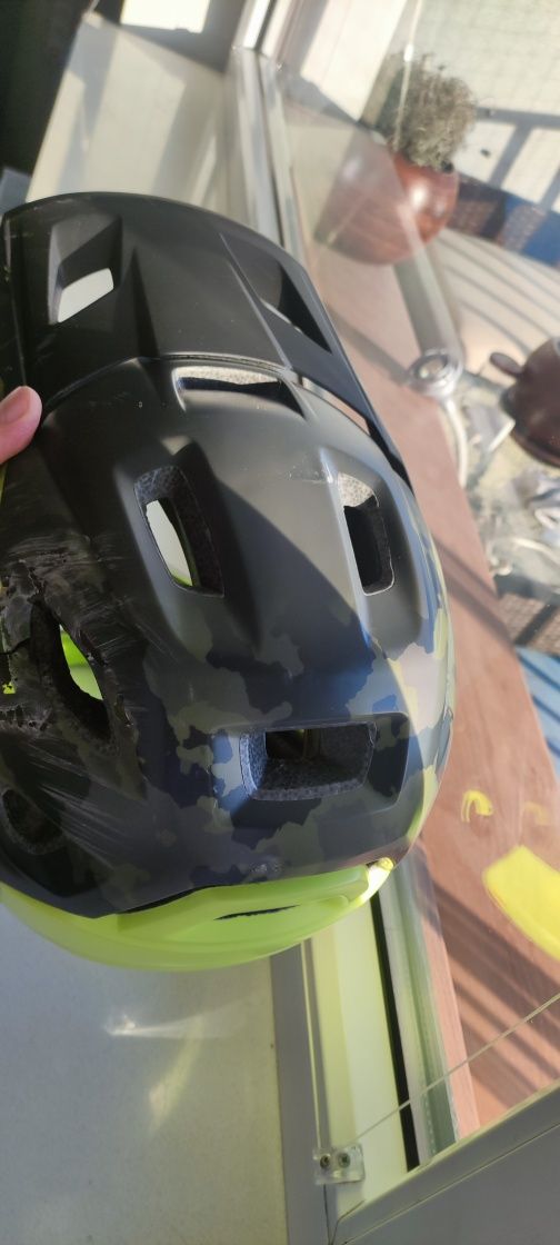 Kask Met parachute MCR odpinania szczęka