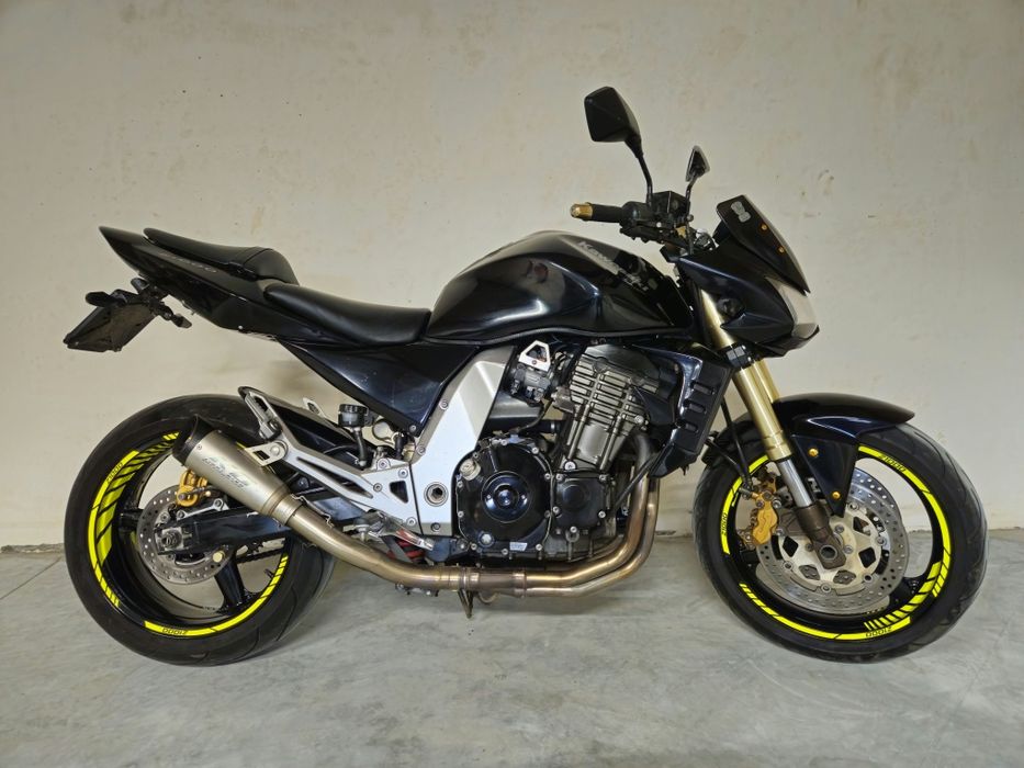 Kawasaki Z1000 *Świeże opony *Akcesoryjny wydech *Pływające kierunki