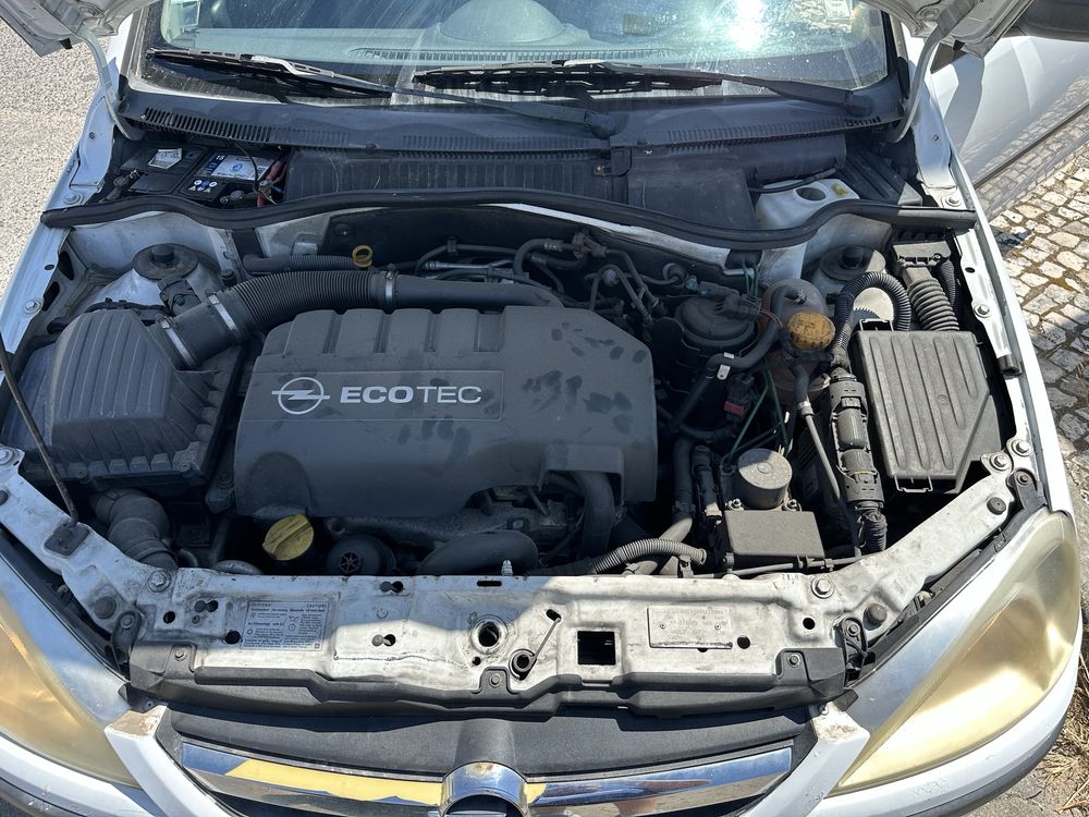 Opel corsa 1.3 cdti com sistema de som