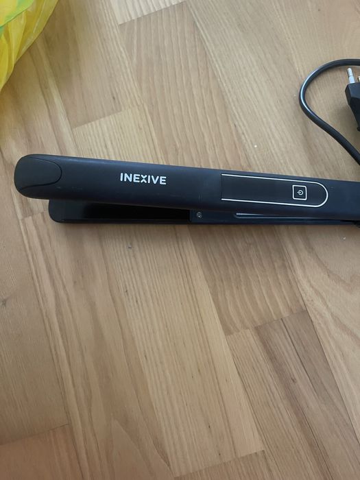 Вирівнювач для волосся користований