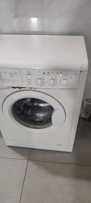Пральна машина INDEZIT-WISL85x