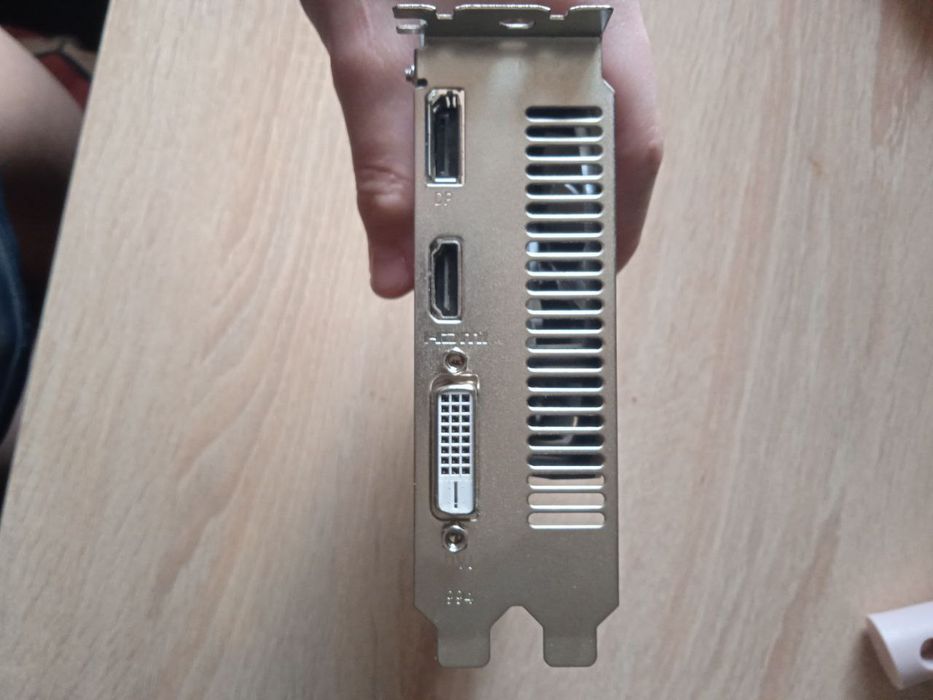 Видеокарта radon rx560 4gb