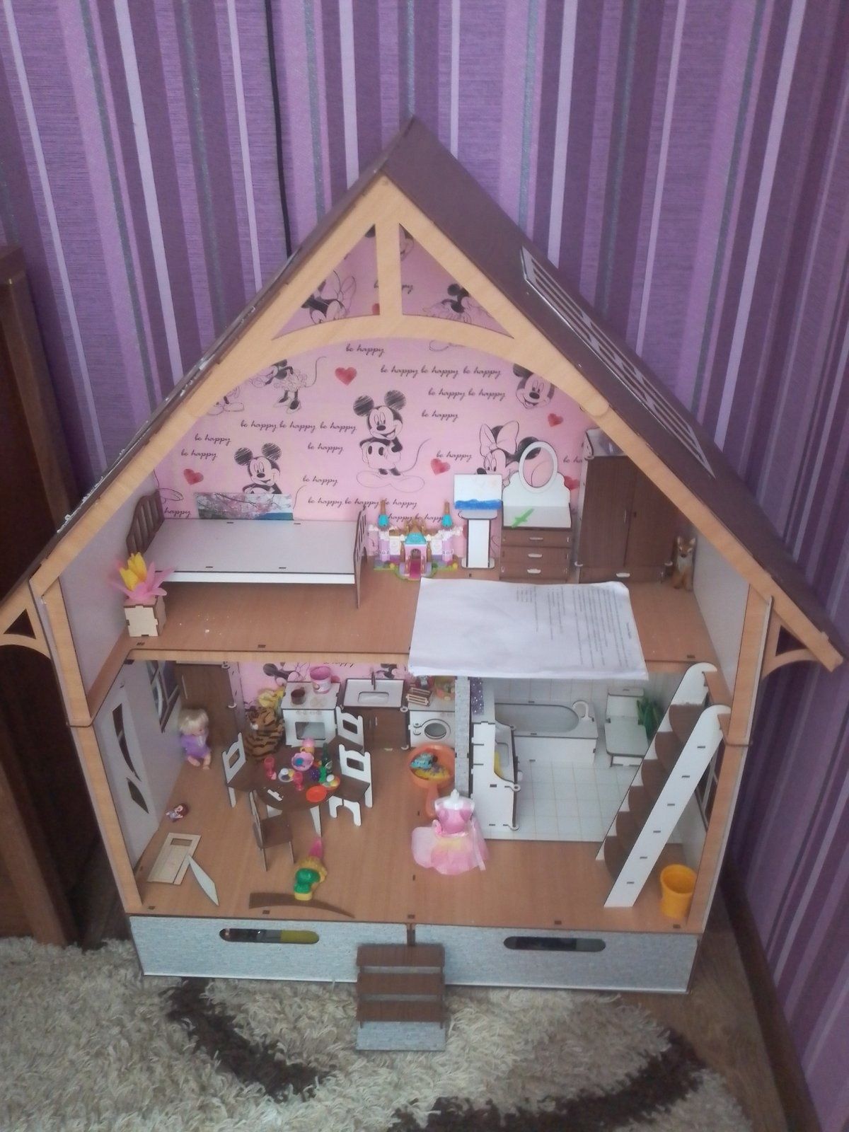Кукольный  домик