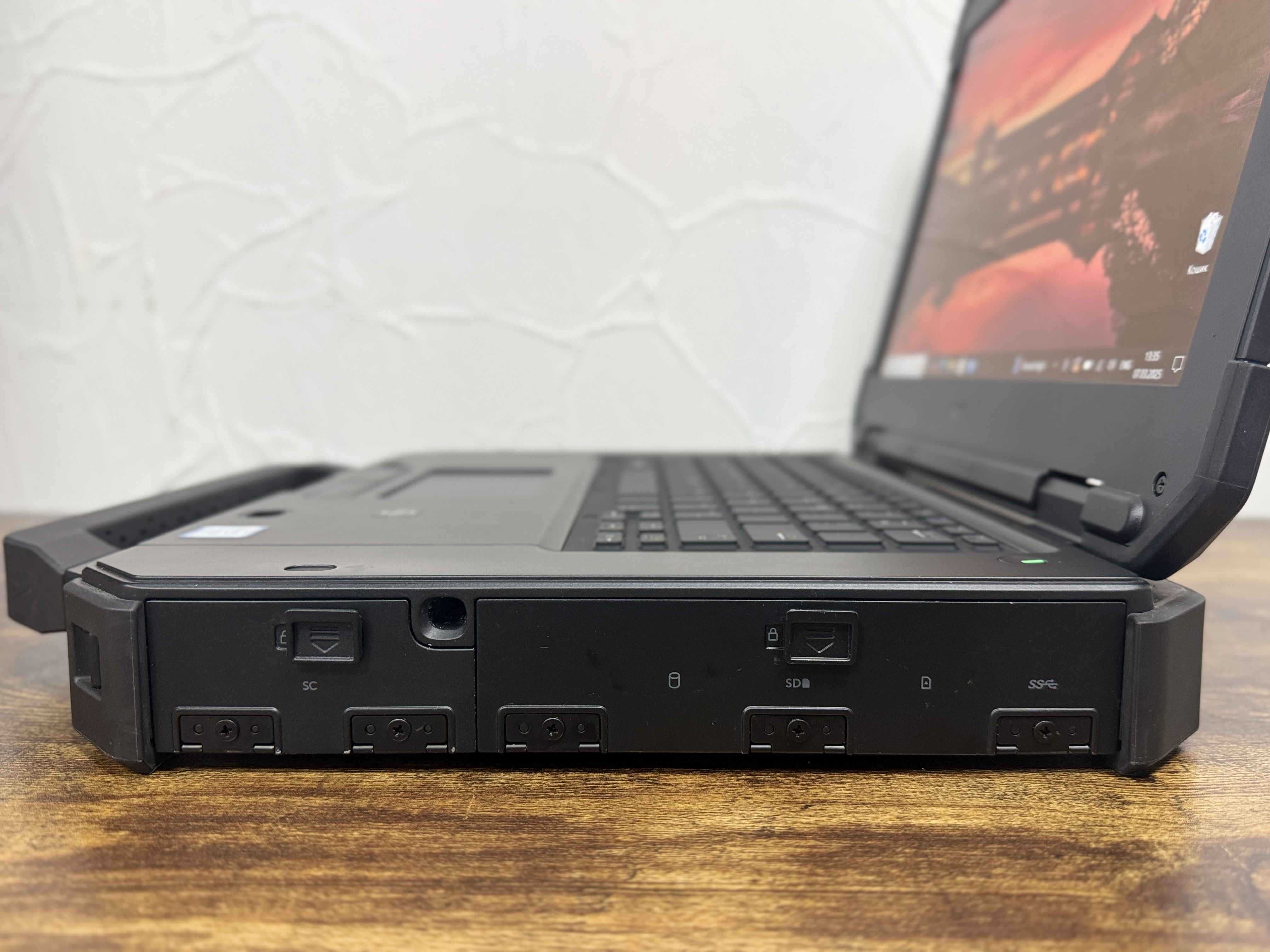 Dell Latitude 7424 Rugged Extreme – Core i5-8350U, 32GB RAM, 256GB SSD