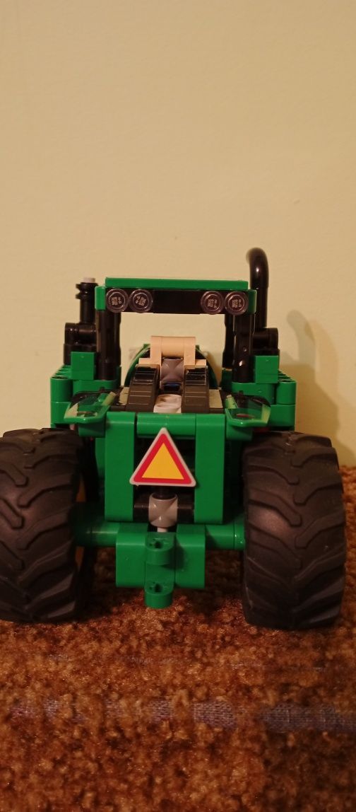 Lego Technic JOHN DEERE Складений!!