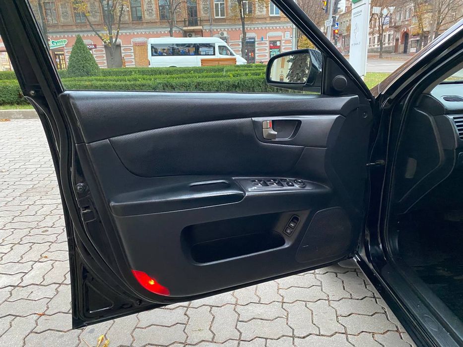 Продам хороший автомобиль KIA