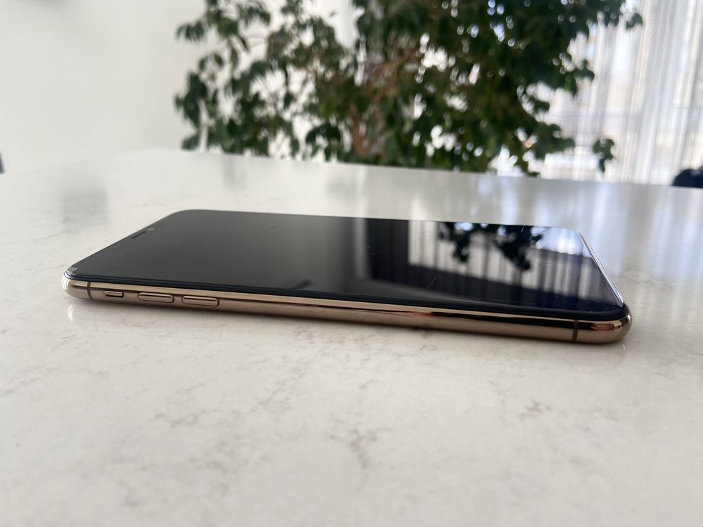 iPhone XS MAX як новий