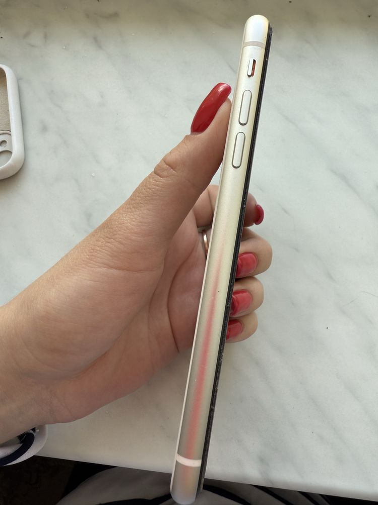 iPhone 11 128GB (білий) в ідеальному стані
