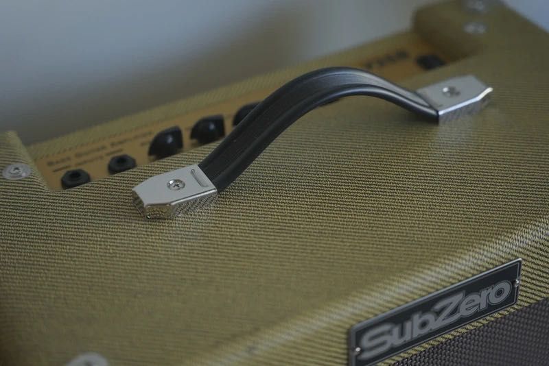 Amplificador de baixo elétrico - SubZero
