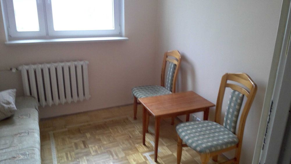 Wynajmę  pokój 8 m2 w mieszkaniu 70 m2 3 pokojowym bez właściciela.