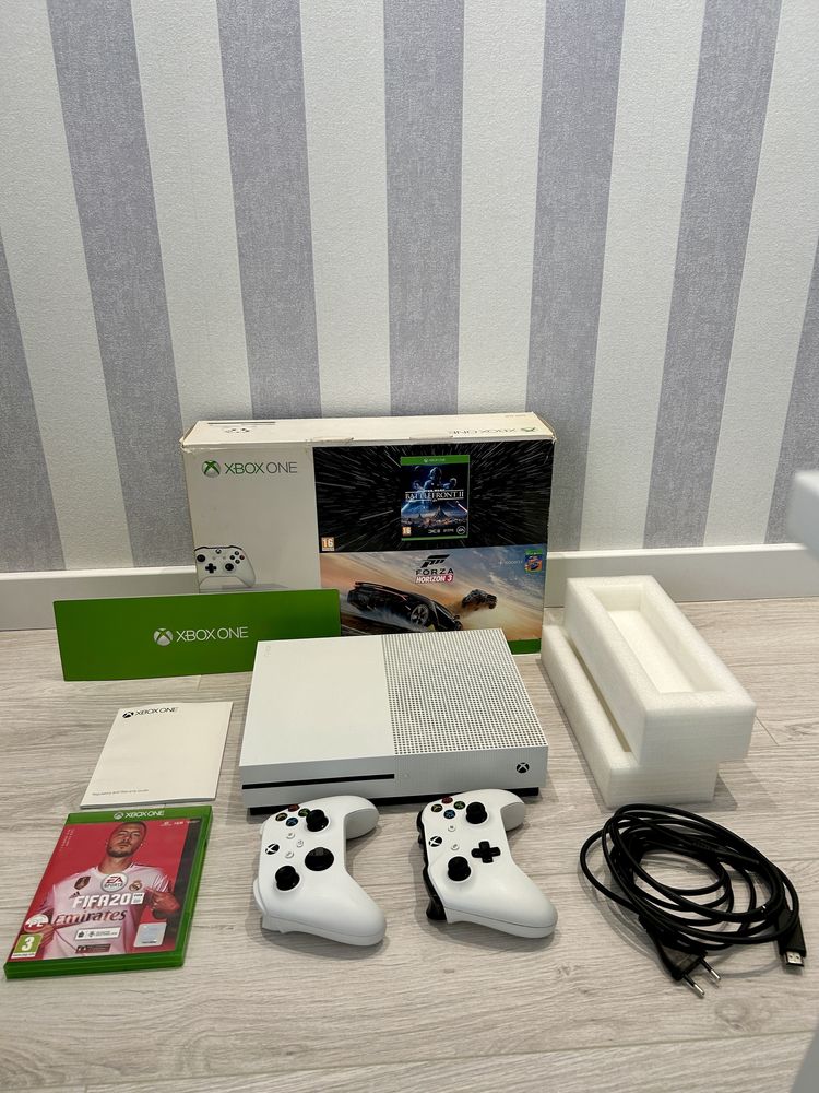 Xbox One S 2 Pady FiFA 20