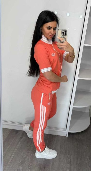 Adidas кофта трошки вживана