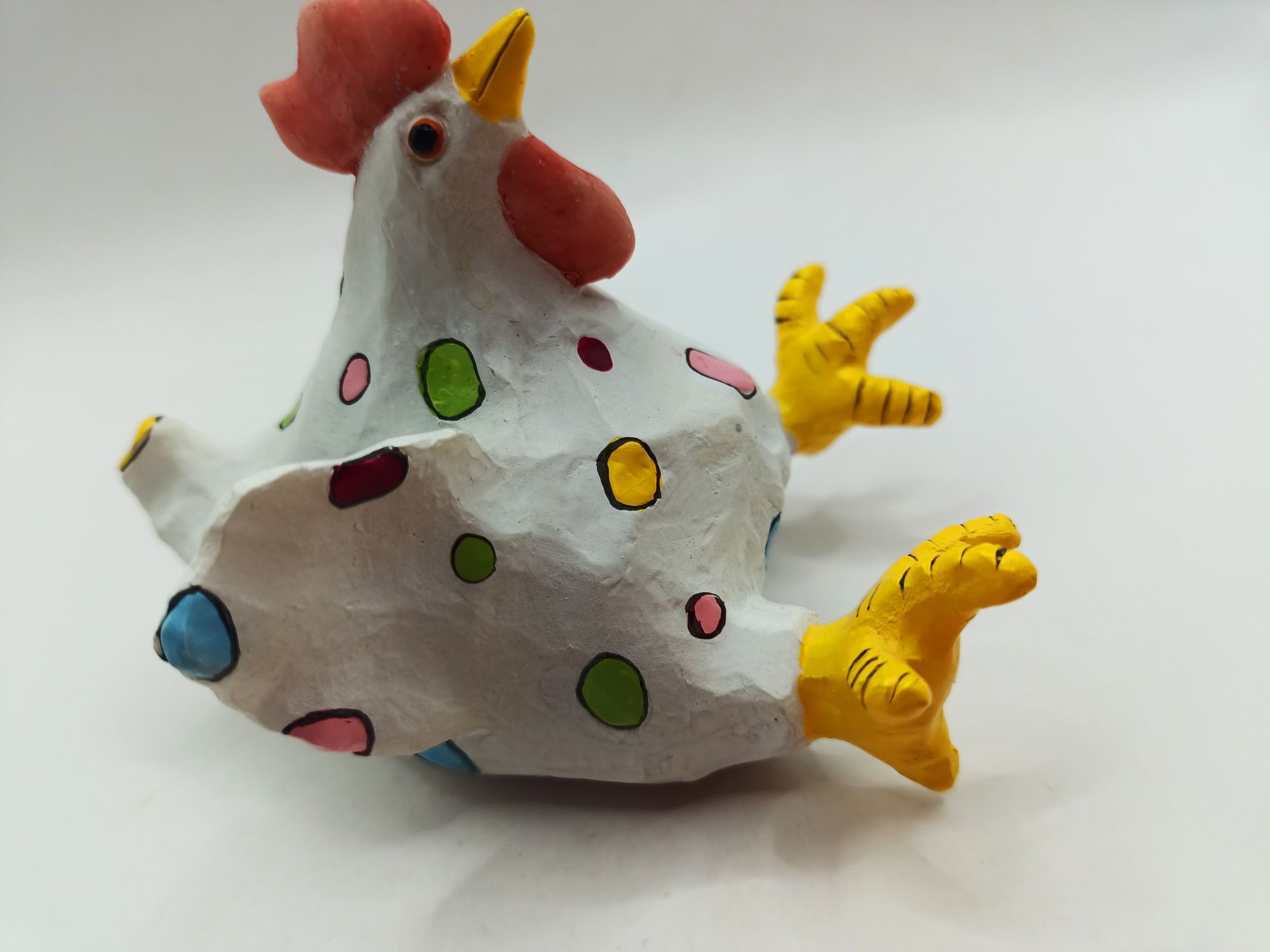 Figurka ceramika gruby ptak kurczak w kolorowe kropki