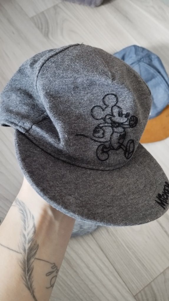 Czapki lato h&m 80