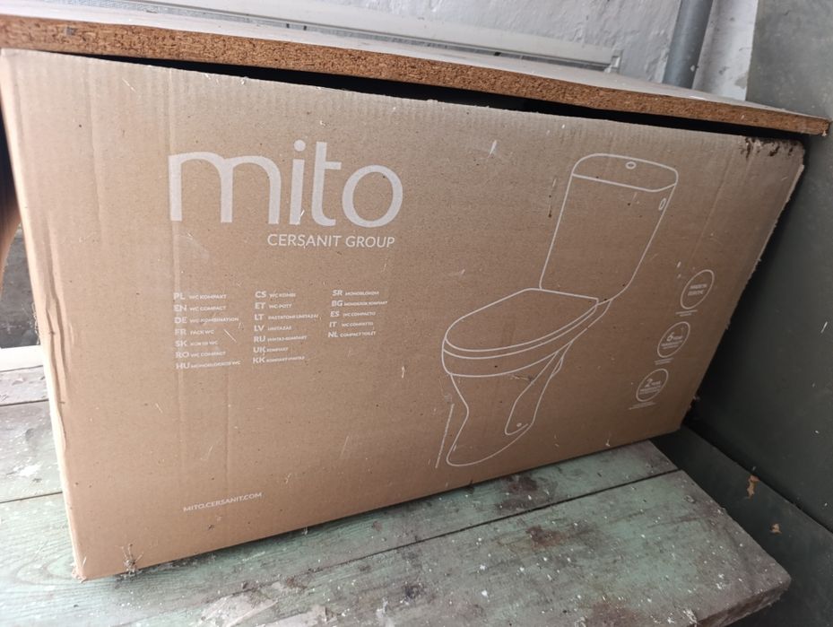 Унітаз у ванну кімнату