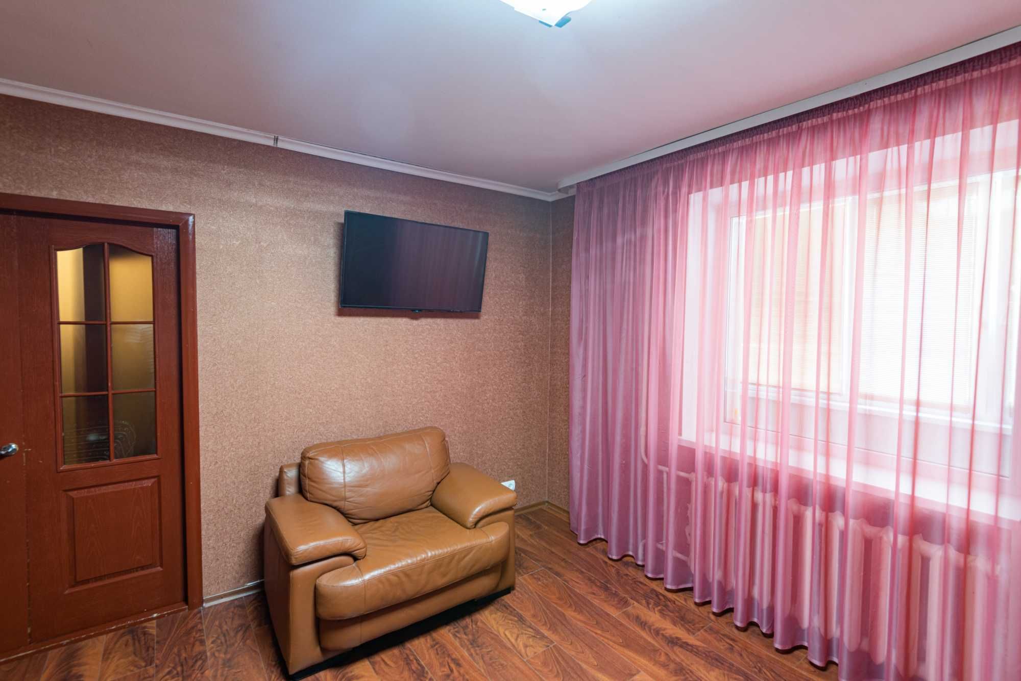 2-к кв Митницька, центр