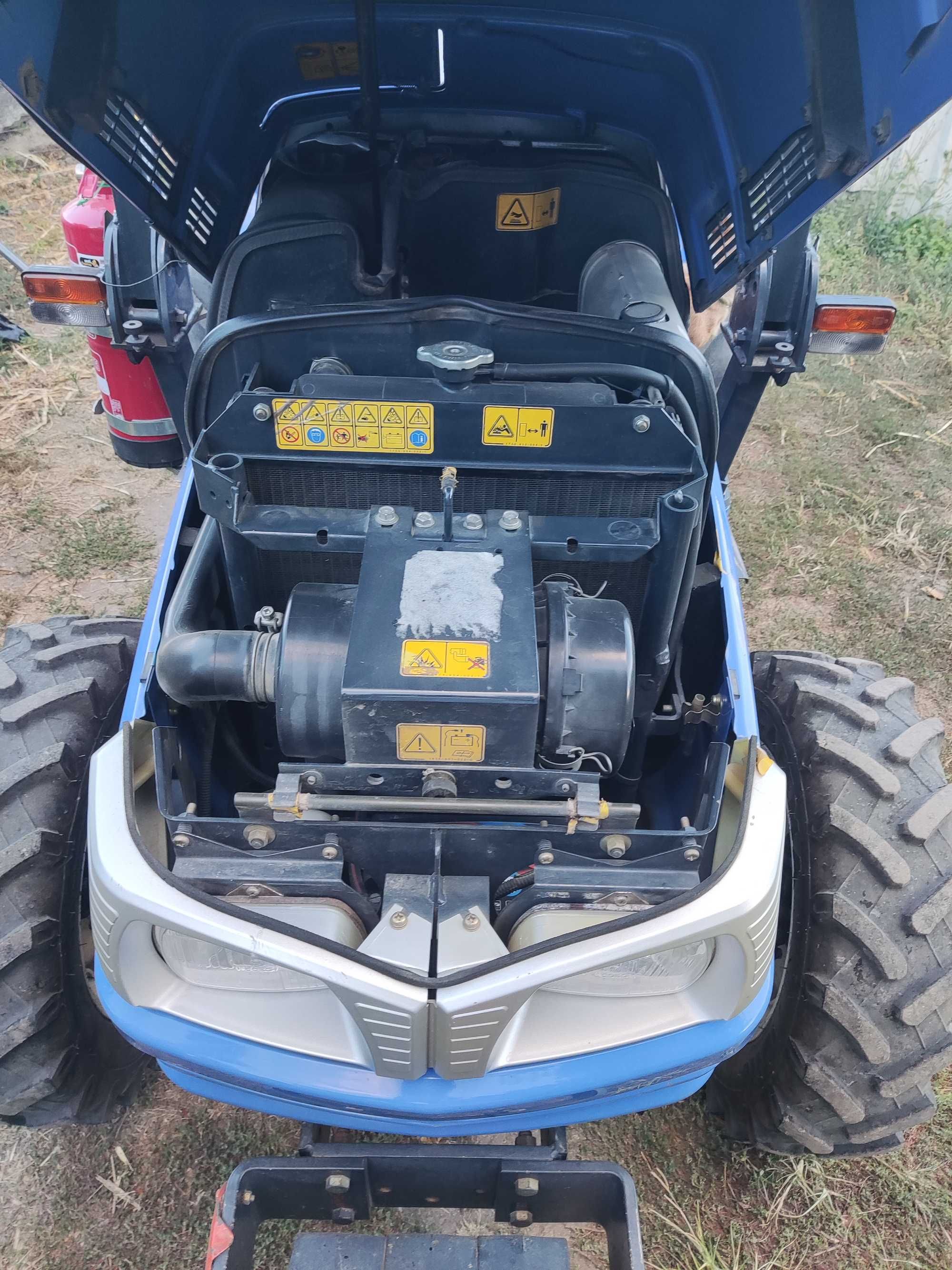 Trator Iseki TH4335 35 cv ano 2010
