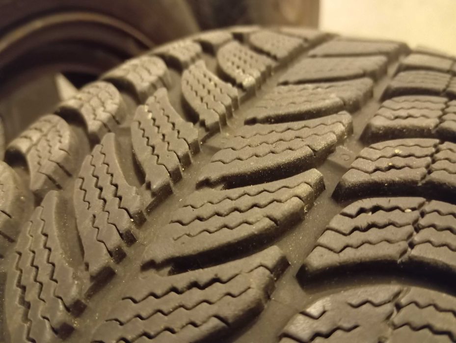 Koła 4 felgi opony zimowe MS 165 / 70 R13 Ford Fiesta