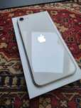 Iphone se 2022 biały z kabelkiem