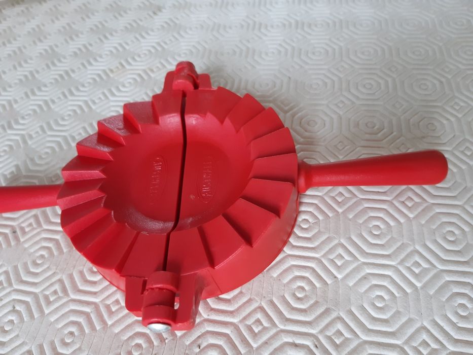 Utensílio para fazer rissois