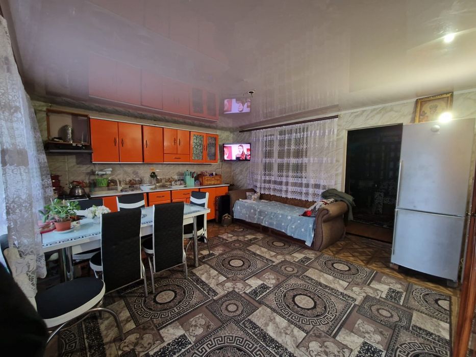 Будинок с,родниківка