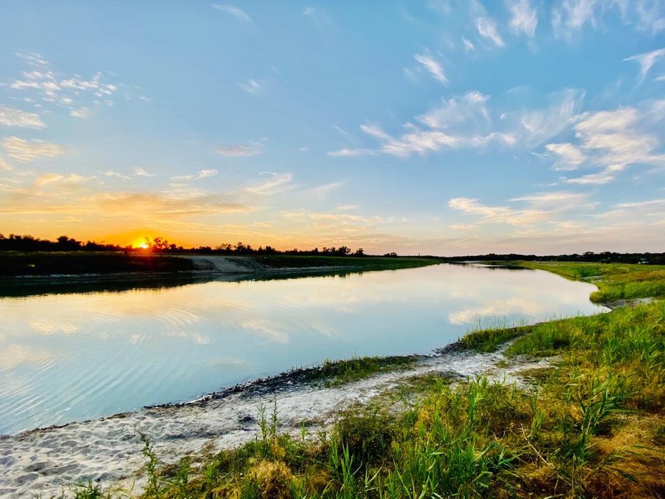 Продам участок в Обуховке рядом(100 метров )пляж