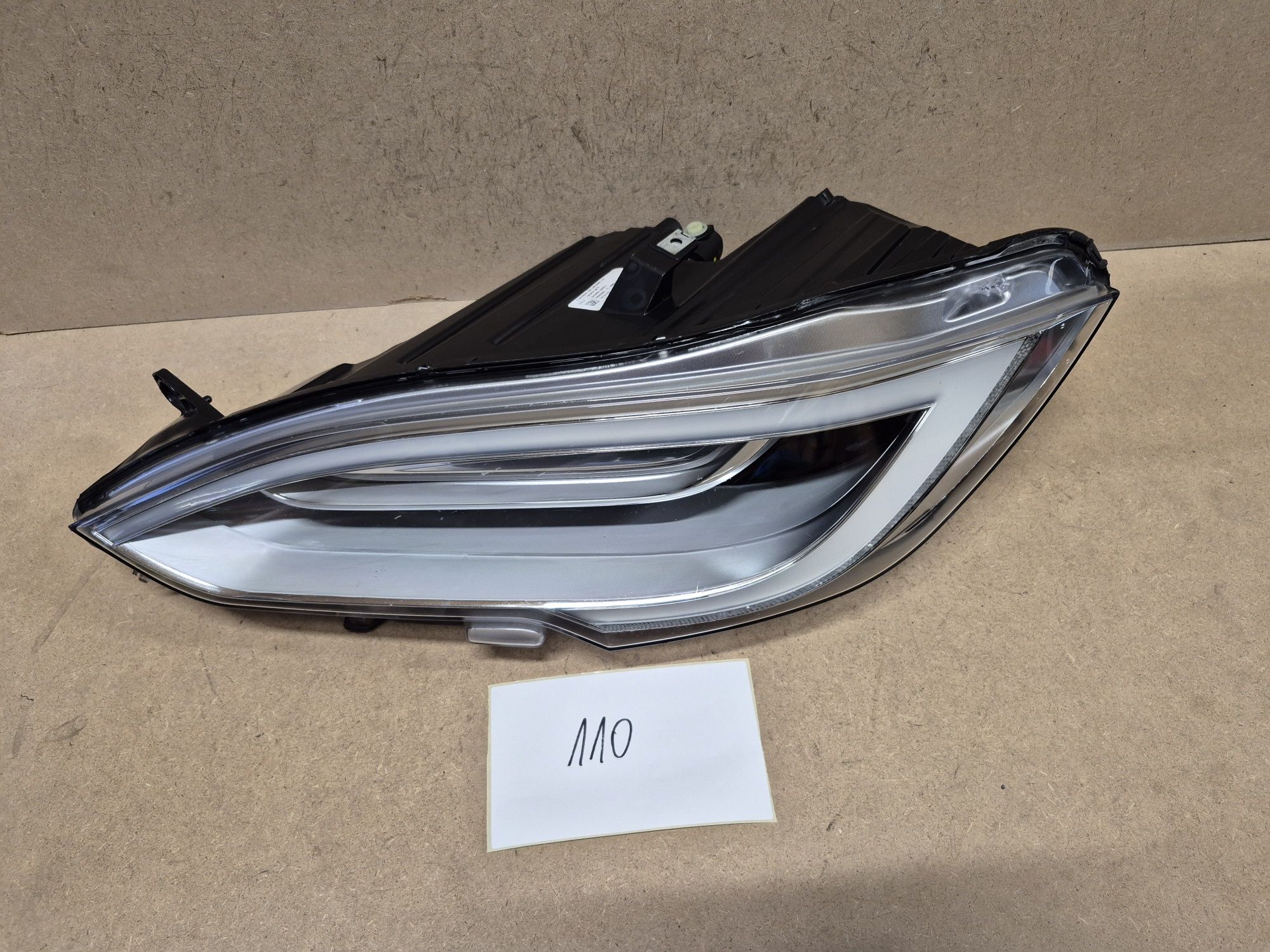 Lampa reflektor full led tesla S lift lewy europa