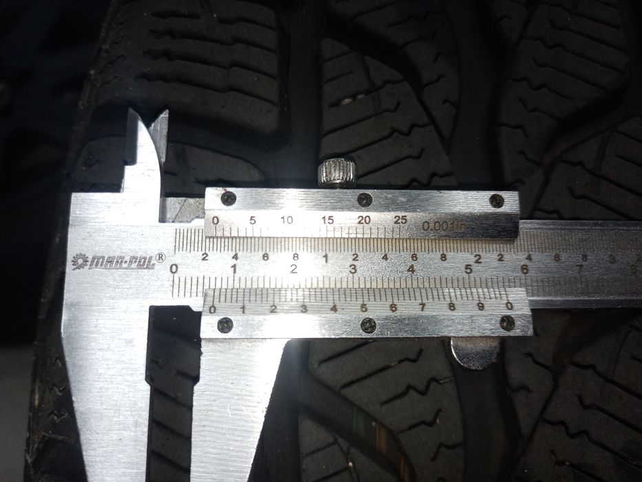 Oryginalne Felgi 16"  Volvo aluminiowe  z oponami 205/55R16 zimowymi.
