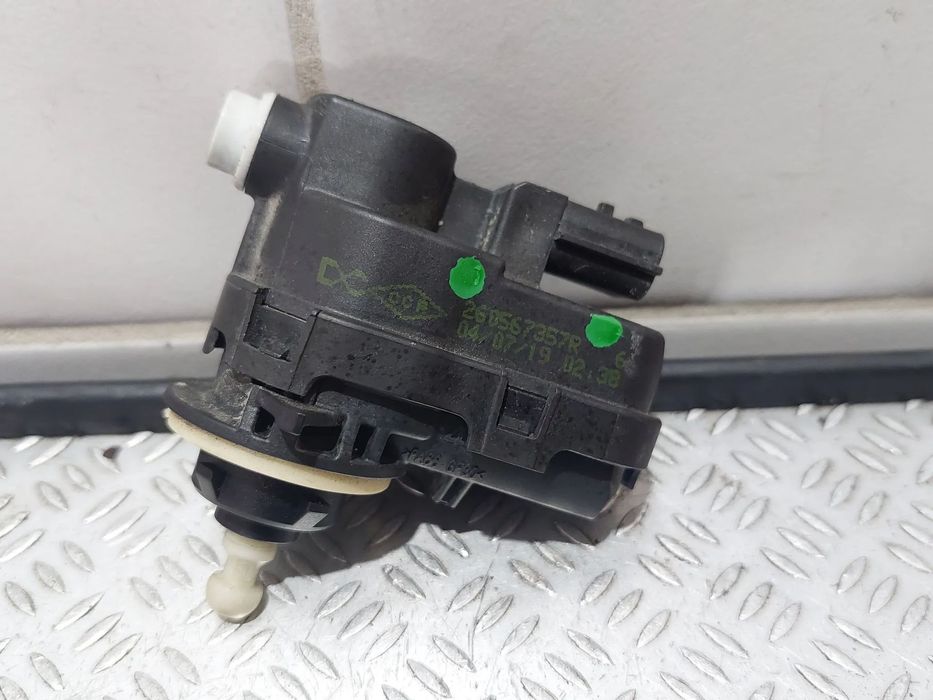 SILNICZEK REGULACJI ŚWIATEŁ RENAULT TRAFIC III 3 R2016 1,6 DCI 145KM NR 260567357R