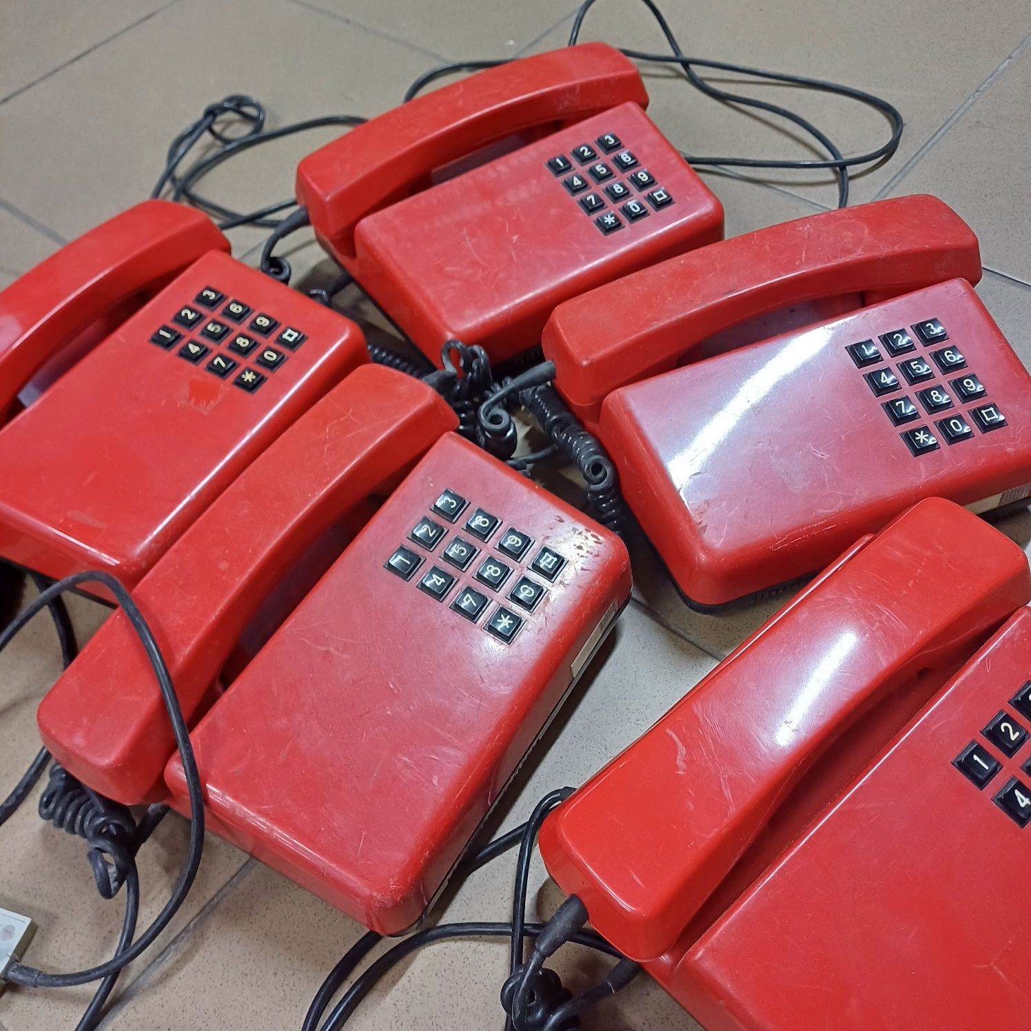 Telefony  Tulipan z czasów PRL