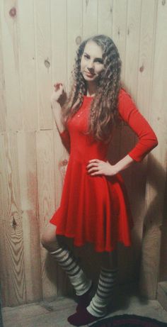 Сукня насиченого червоного кольору