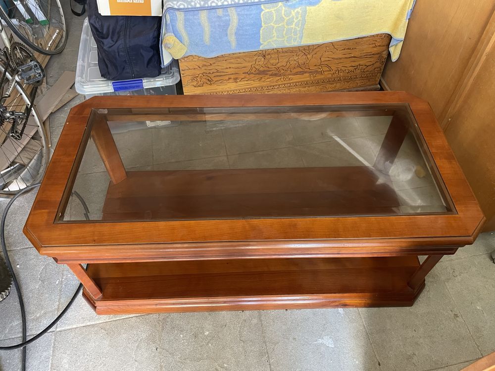 Mesa em cerejeira com tampo de vidro