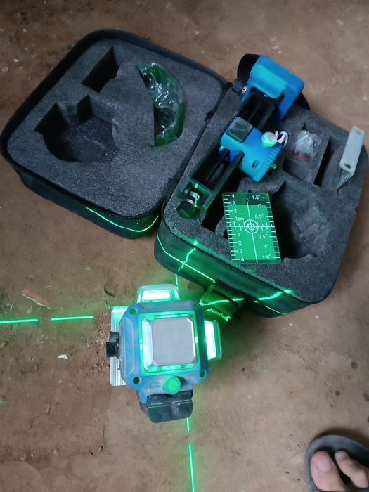 Лазерний рівень Лазерный уровень 4D 16-лінійний обертається на 360°