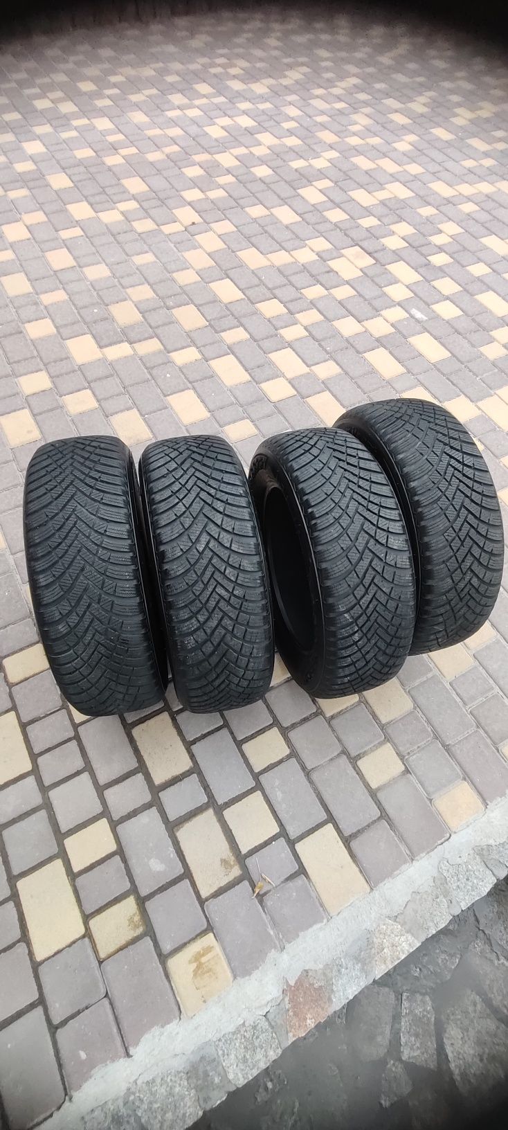 Резина зімня 215/60 R16