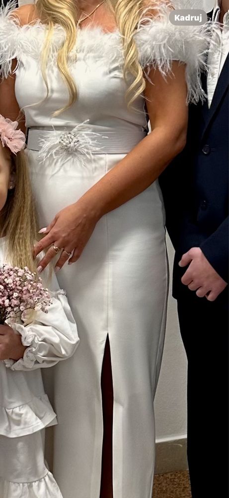 Sukienka slub komunia wesele biala pióra dluga gratis pasek m