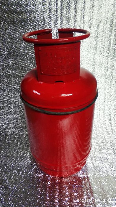 Продам два газовые баллона 20л