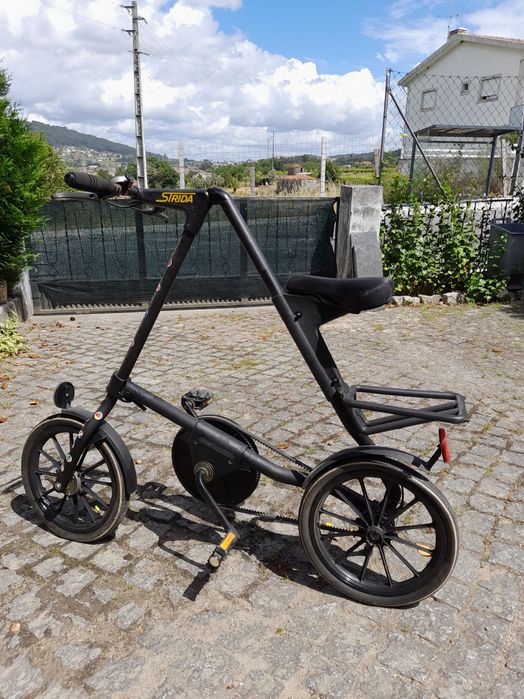 Bicicleta STRIDA desdobrável