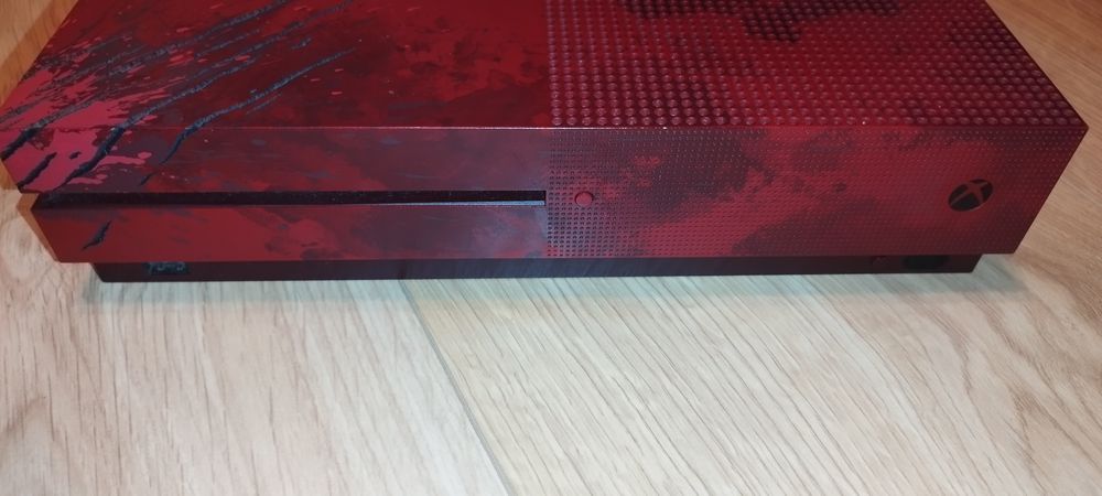 Konsola Xbox One S Gears of War edition, wersja limitowana.