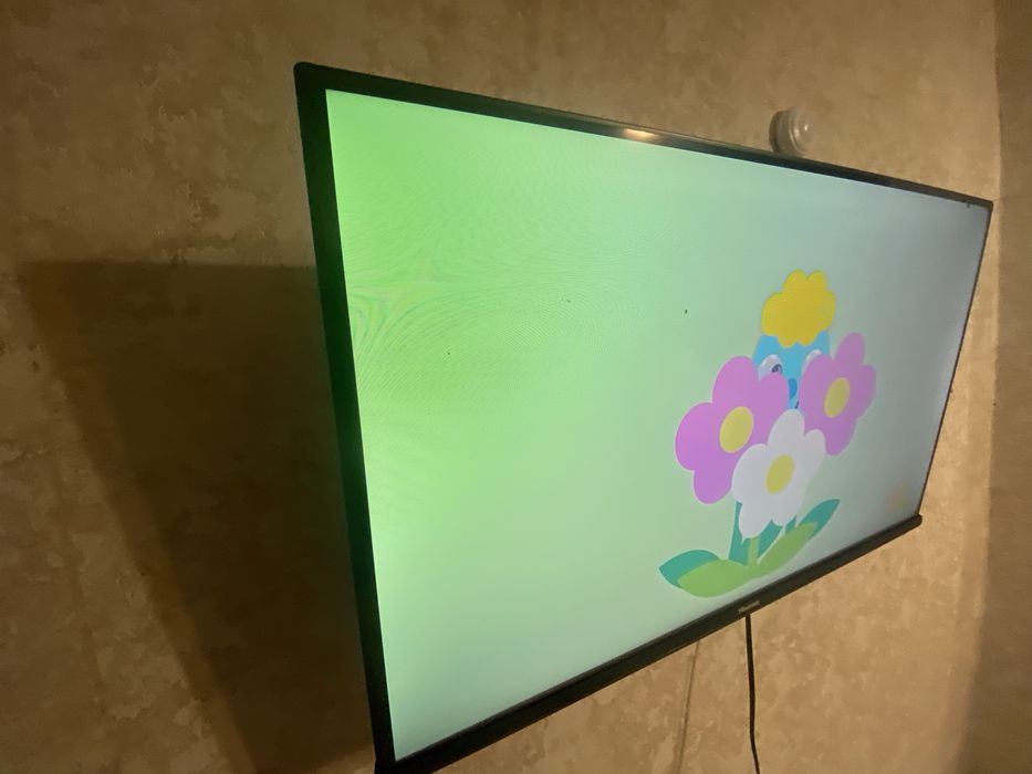 Продам телевізор smart TV