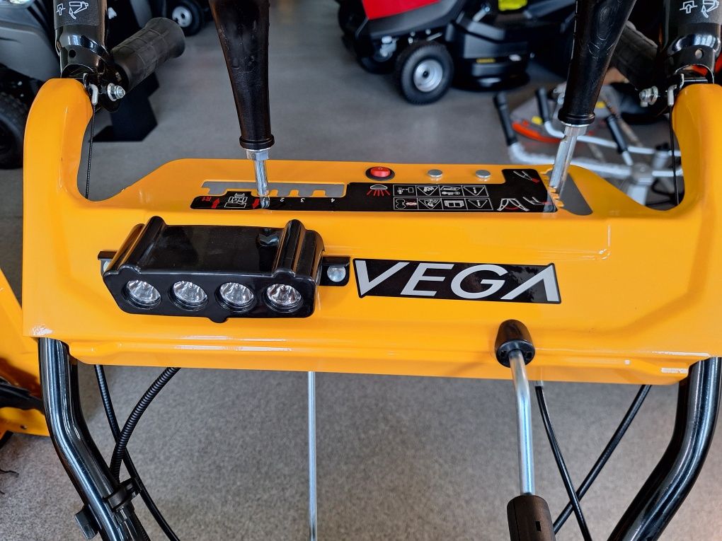 Nowa ODŚNIEŻARKA Spalinowa Mocna VEGA KCM 24D-M 6KM 61cm Światła LED