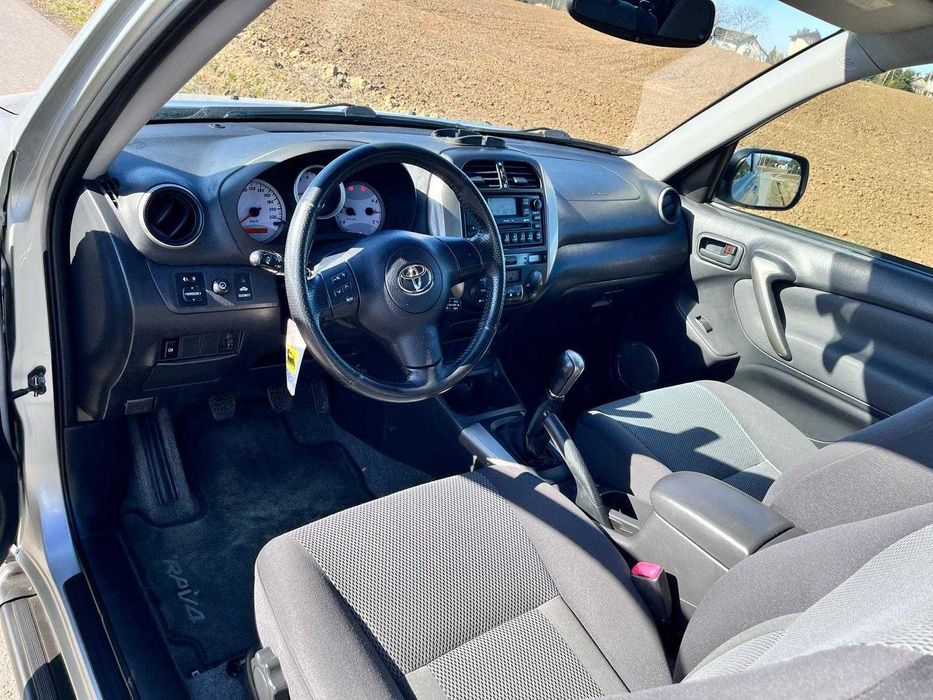 sprzedam toyota rav 4 fl 2004 r 2.0 150 KM