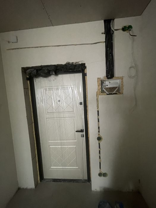 Центр. 2-х кімнатна квартира з частковим ремонтом та закупленими матер